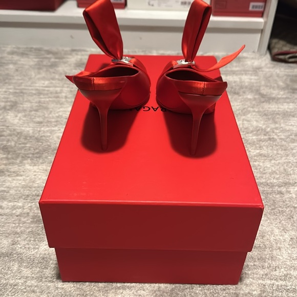 BRAND NEW never worn Ferragamo satin mules, size 6 1/2! - Picture 4 of 11